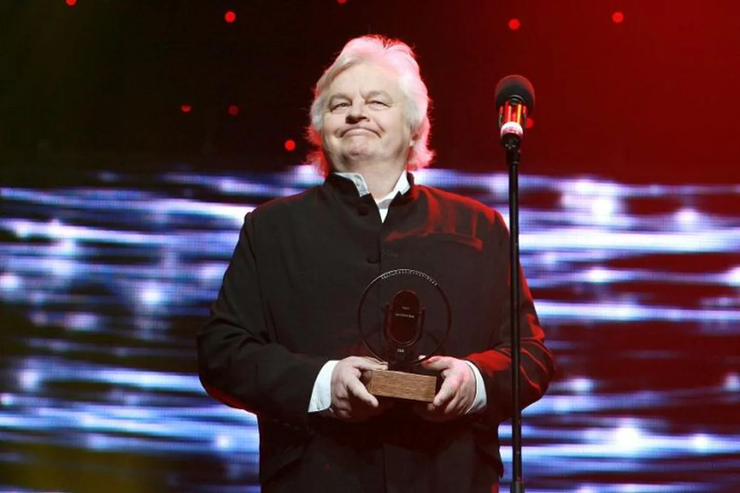 Ivo Linna auhinnaga.