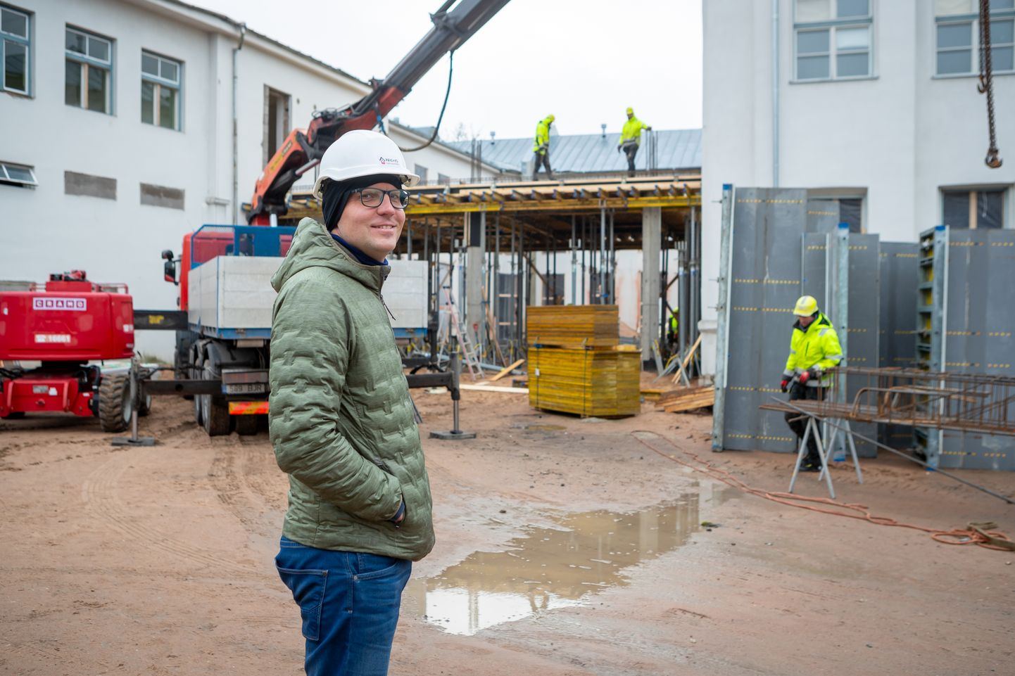 Olari Aaviku sõnul toob ehitussektori kriis Rootsis ja Soomes Eestisse tagasi ehitusspetsialiste, kuid Saaremaal paraku sellest eriti võita pole õnnestunud.