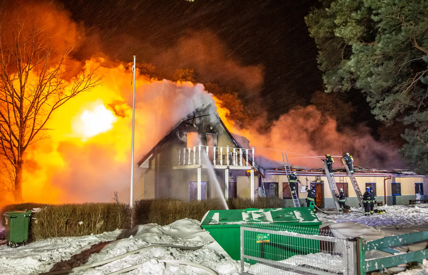 Tulekahju Aa külas Männiku pansionaadis puhkes 12. jaanuari õhtul. Hoone hävis peaaegu täielikult, hukkus kolm pansionaadi asukat. Praeguseks pole veel kinnitatud ekspertiisi tulemust, mis üheselt tulekahju põhjuse välja tooks, kuid esialgu on välja käidud kaks versiooni: elektririke ning hooletu suitsetamine.