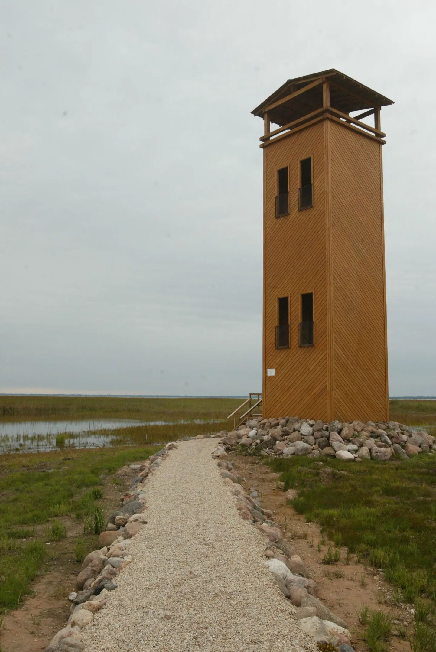 Vaatlustorn Võrtsjärve ääres Jõesuus.