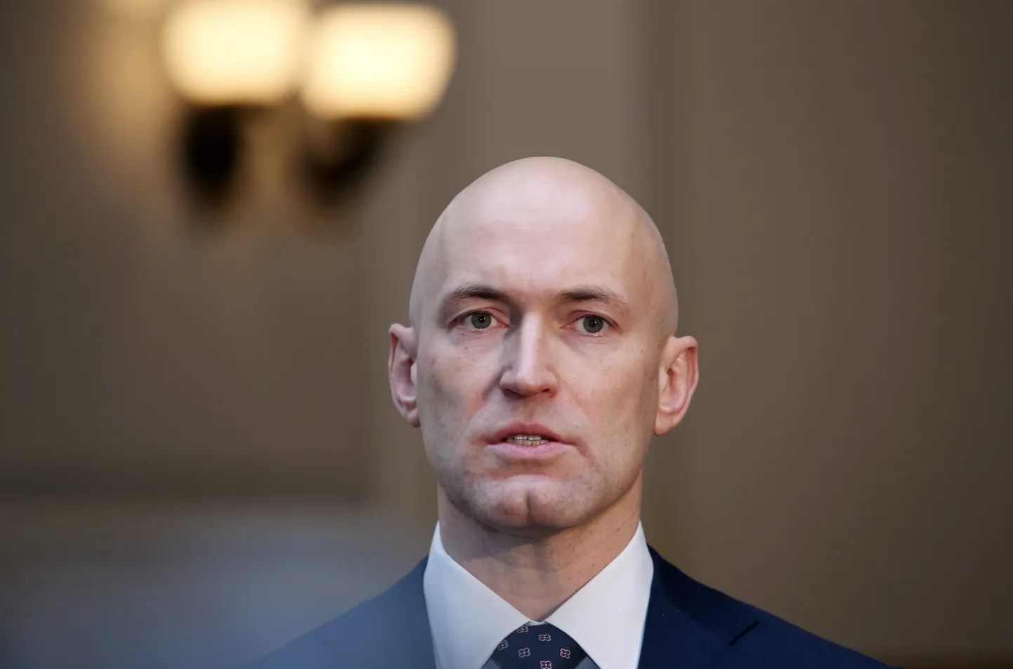 "Attīstībai/Par!" līdzpriekšsēdētājs Daniels Pavļuts atbild uz žurnālistu jautājumiem pēc tikšanās ar Valsts prezidentu par gatavību veidot kopīgu piecu partiju valdību.