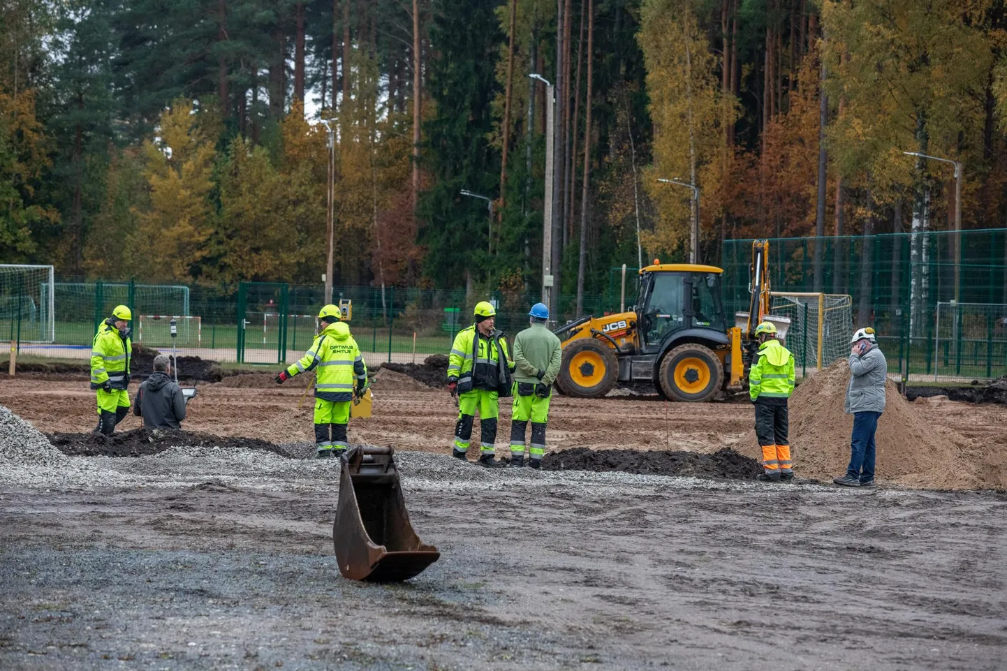 Jõulumäe tervisespordikeskuse juures käib kibekiire ehitustöö, sest juba tuleva aasta suve lõpuks peaks seal valmima siin kandis ainulaadne liivahall.