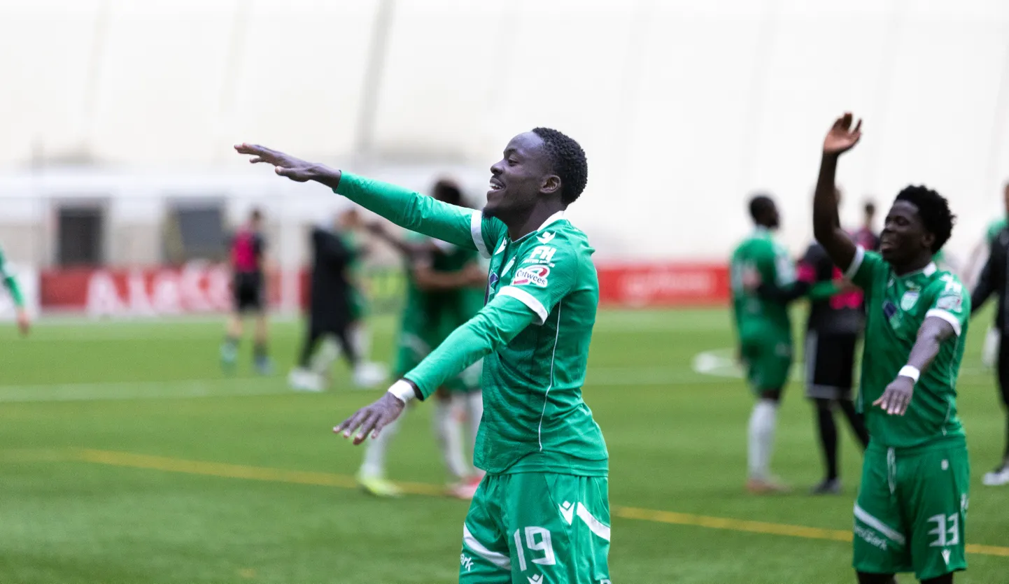 Levadia mängija Richie Ephraim Musaba (number 19) sai täna jala valgeks.