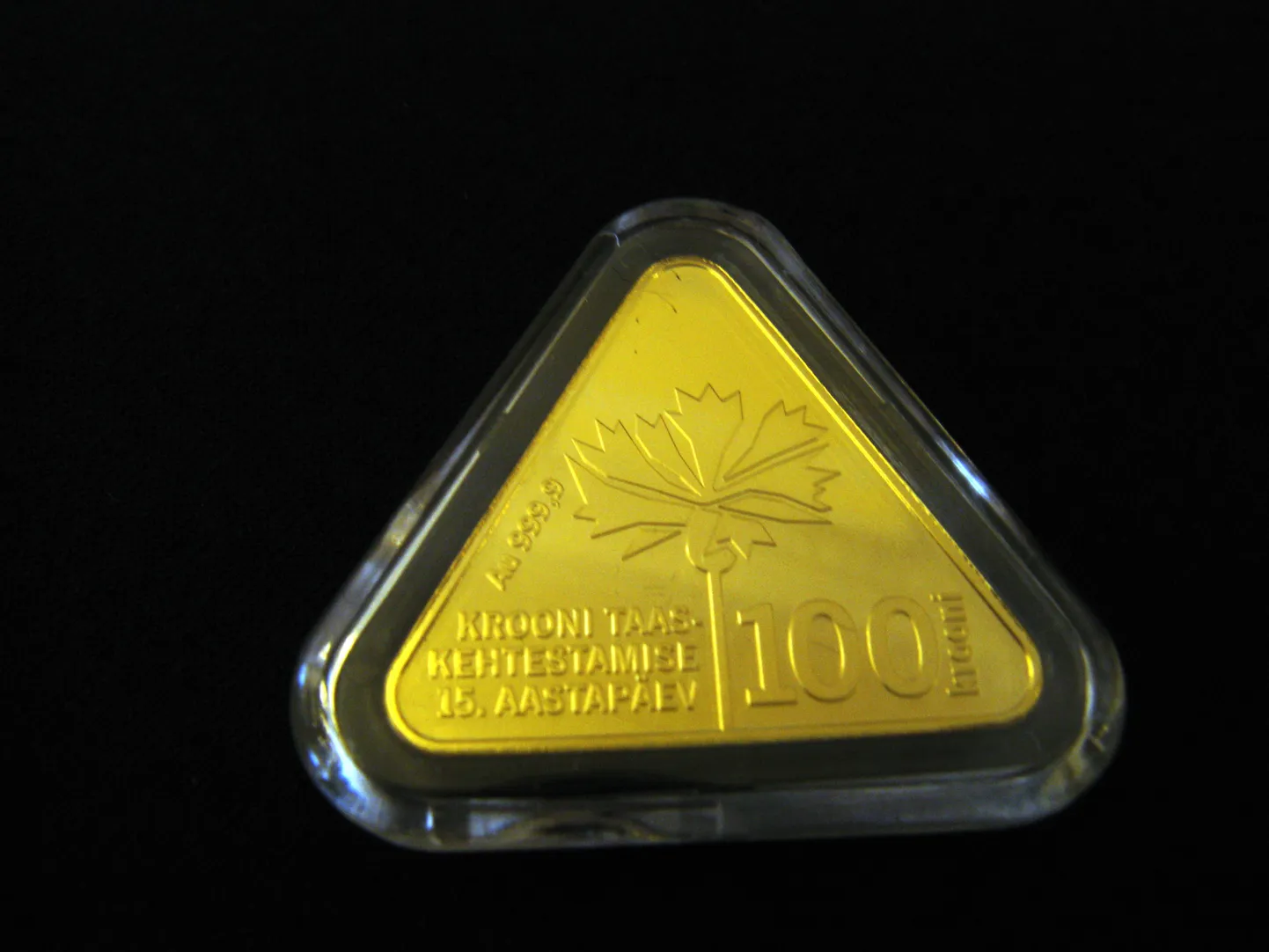 2007. aastal tähistati Eesti krooni taastamise 15. aastapäeva kuldmündiga.