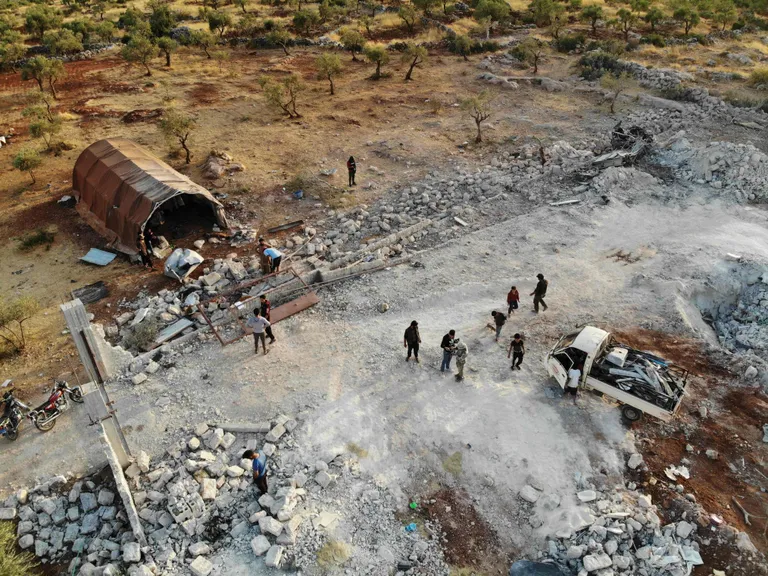 USA eriüksus tabas Islamiriigi juhi Abu Bakr al-Baghdadi, kes end Süürias Barisha lähedal õhku lasi. USA hävitajad tegid al-Baghdadi peidupaigaks olnud maja maatasa