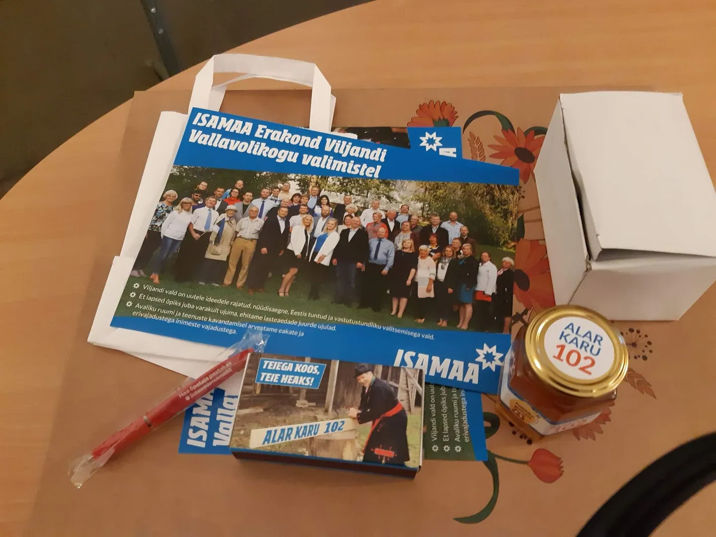Heimtali kooli sattus koos sotsiaaldemokraatide kringli ja pastakaga Isamaa valimismeeneid.