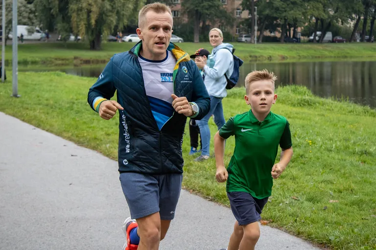 Kārlis Būmeisters Mūziķu labdarības skrējienā 2024. gadā.