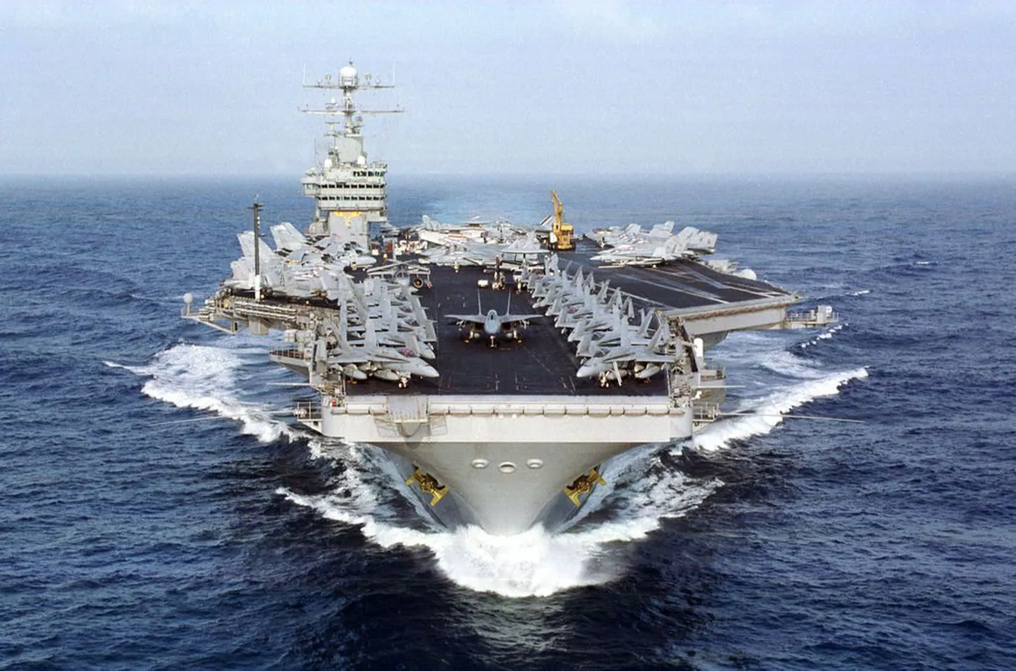 USA lennukikandja USS Dwight D. Eisenhower.