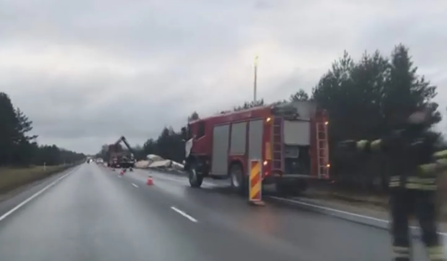 Üks sõidusuund on kinni.
