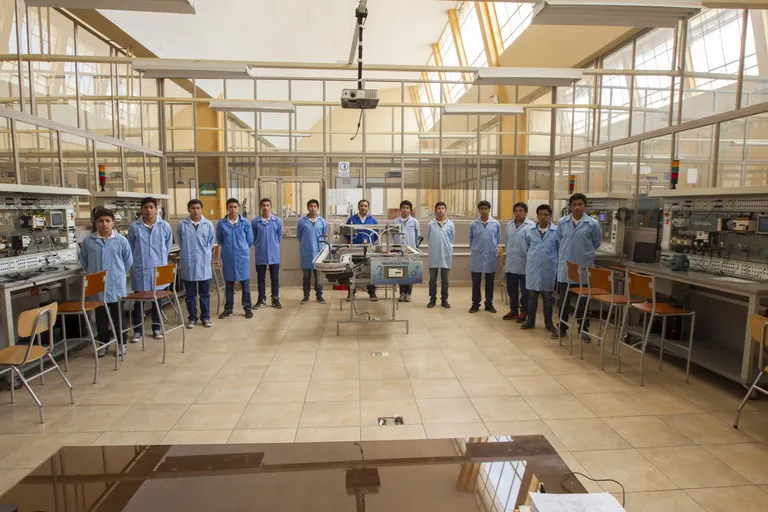 Don Bosco Tehnikakolledži õpilased Quitos, Ecuadoris.
Foto: REUTERS/Guillermo Granja