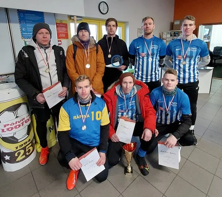 Meeste võitja: Räpina SK I (ees) Kert Hüdsi, Kert Preeden, Marthijn Vahtra, Risto Saarniit, Kaimar Kütt, Henri Mäesaar, Miko Saarniit, Tambet Toim.