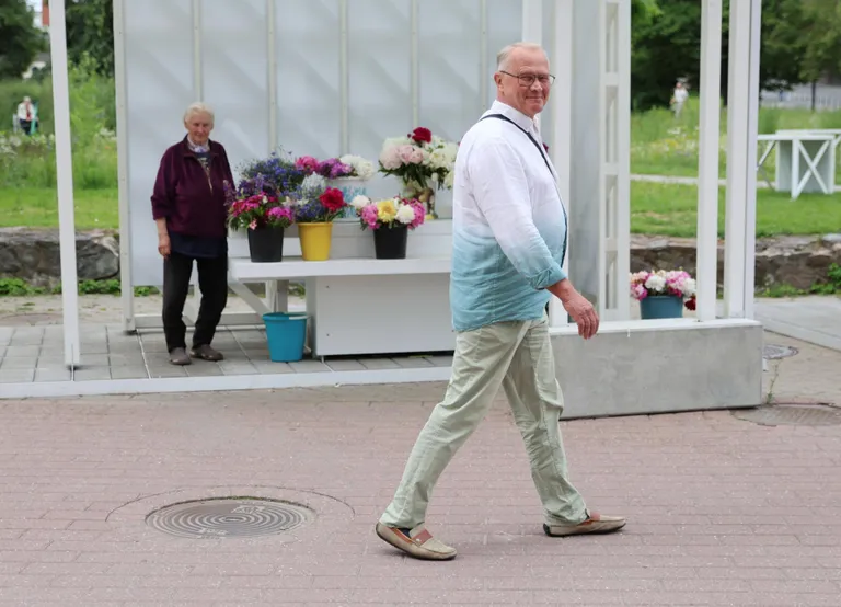 Tartu ülikoolis 1988. aastal kardioloogina kandidaadikraadi kaitsnud arst Jaak Aru on töötanud paarkümmend aastat Saksamaal, pühendades kümme viimast aastat geriaatri ehk eakate arsti tööle. Nüüd rõõmsalt pensionil.