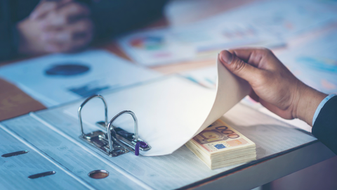 Ekonomisti: Latvijā vēl ir daudz darba korupcijas risku mazināšanā