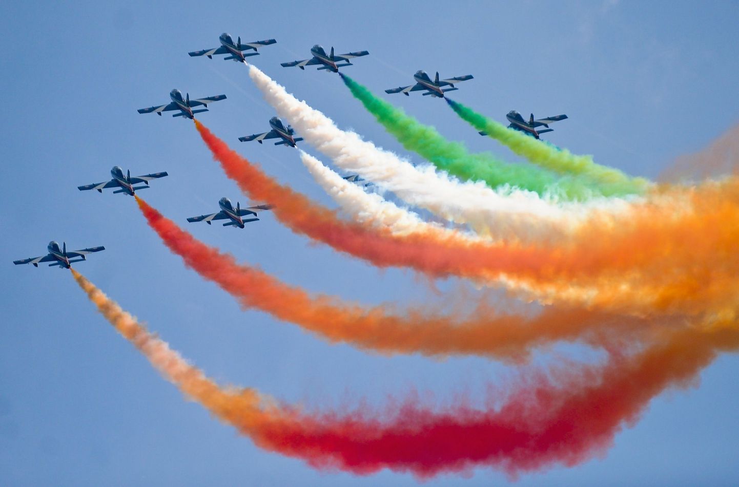 Itaalia vigurlennumeeskond Frecce Tricolori Žukovski lennundusnäitusel.