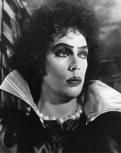 Tim Curry 1975. aasta õudusmuusikalis «The Rocky Horror Picture Show».