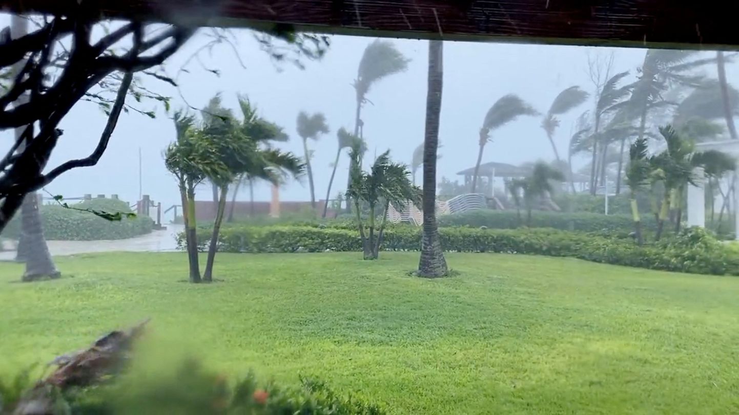 Septembris nüpeldas Turksi ja Caicose saarestikku orkaan Fiona.