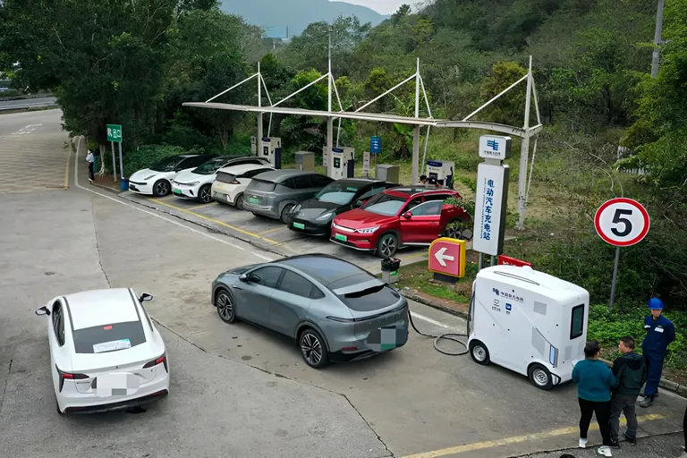 Jääb üle vaid oodata, et tulevikus võiks saadaval olla veelgi suurem elektriautopank, mis liiguks kiiremini ja suudaks autonoomselt sõita maanteedel.