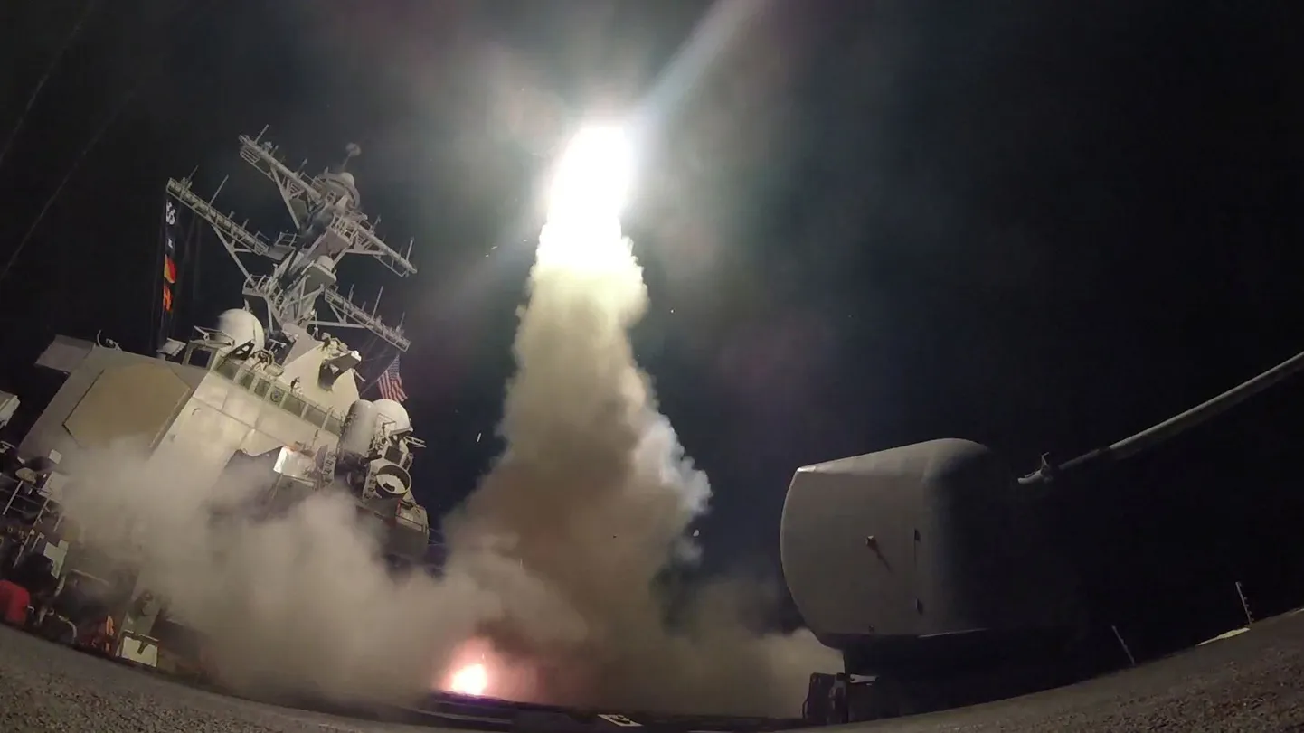 USA armee fotod raketirünnakust Süüriale.