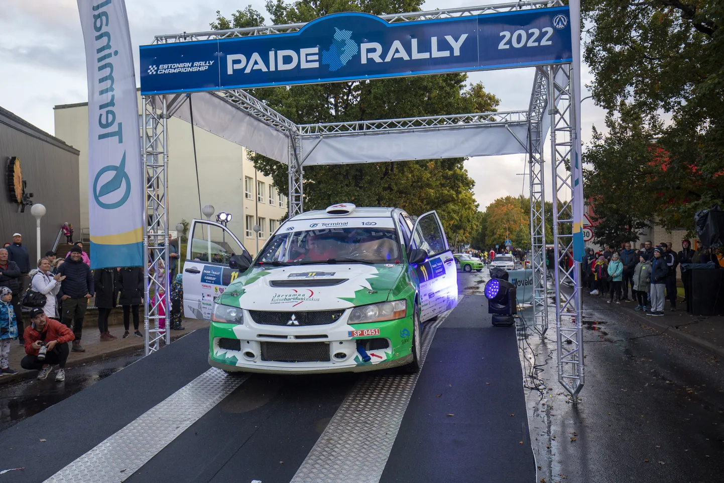 Algas kirjapanek Järvamaa suurimale autospordivõistlusele