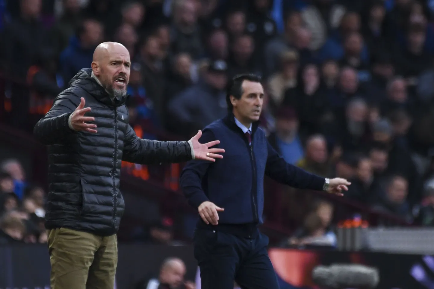 Manchester Unitedi peatreener Erik ten Hag esiplaanil.