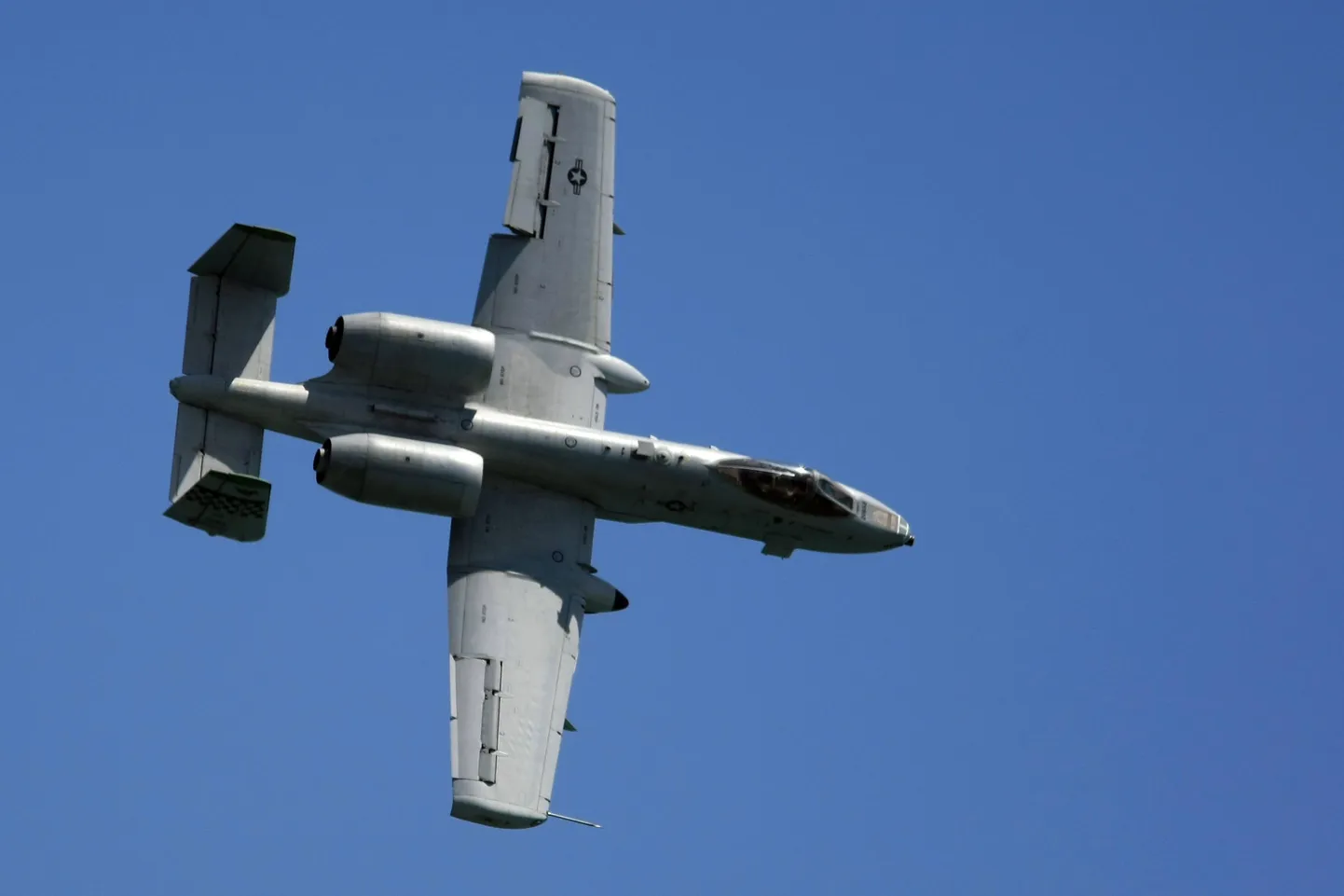 Штурмовик A-10 Thunderbolt.