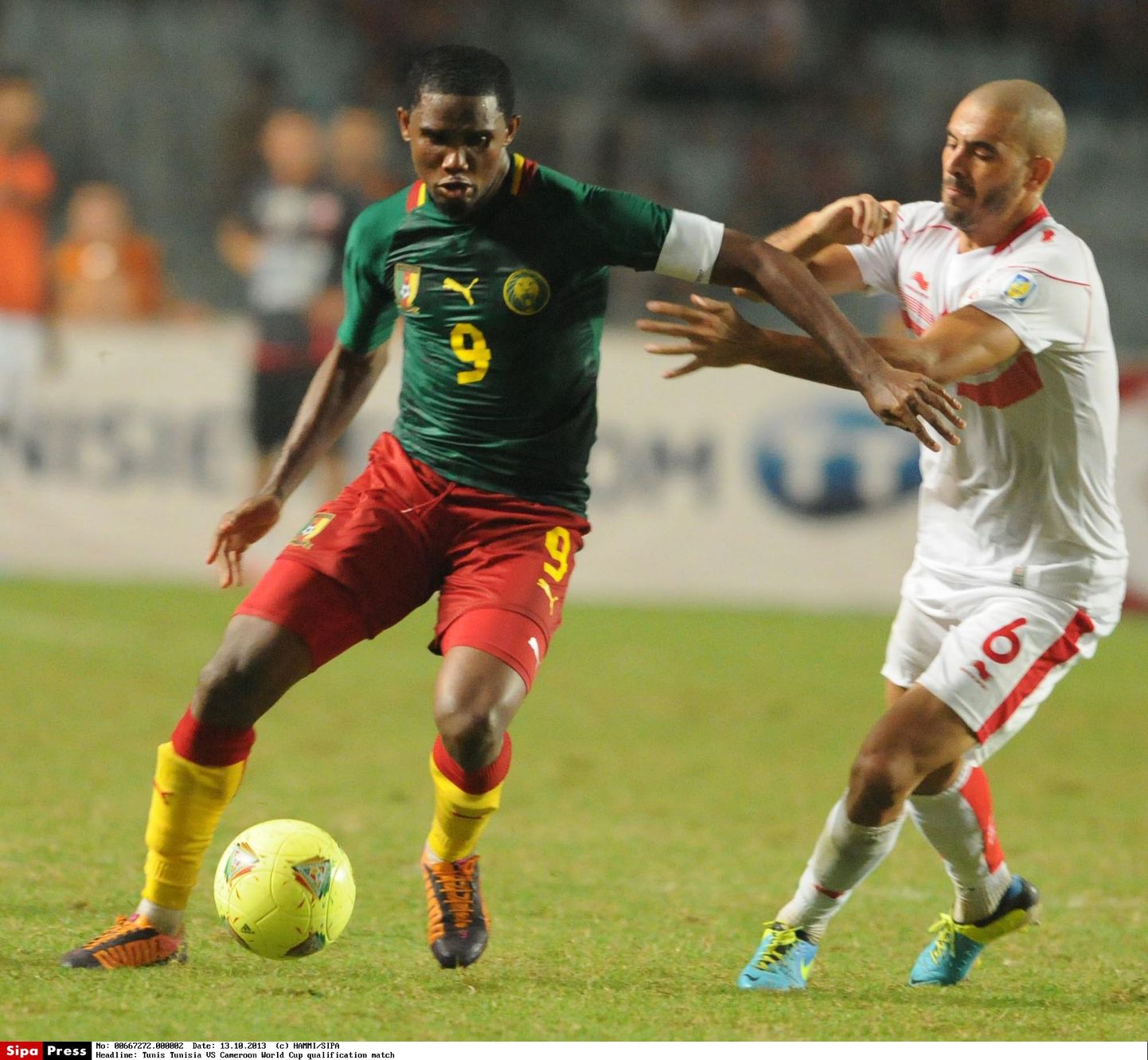 Kameruni koondise suurim staar Samuel Eto'o (vasakul) aitas koondise MM-finaalturniirile.