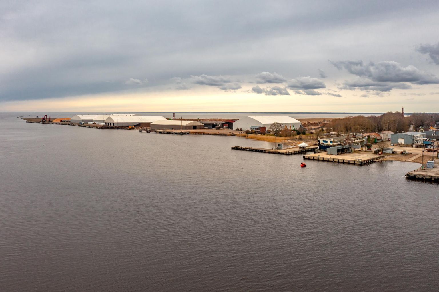 Tallinna ülikool töötab Pärnu sadama ja seda ümbritsevate randade näitel välja metoodika laevateedele kuhjuvate rannasetete mahu ja kvaliteedi määramiseks ning nende kasutamiseks randade taastamisel.