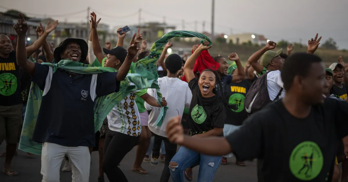 Lõuna-Aafrika Vabariiki 30 aastat juhtinud partei kaotas absoluutse enamuse