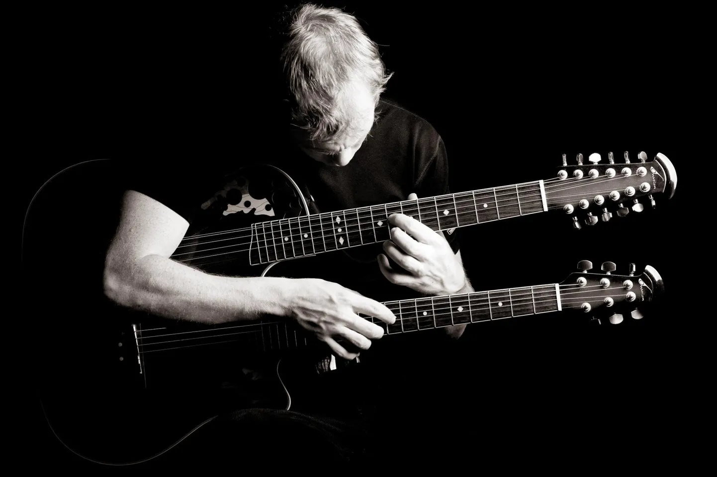 Ian Ethan Case on Ameerika Ühendriikidest pärit kitarrist.
