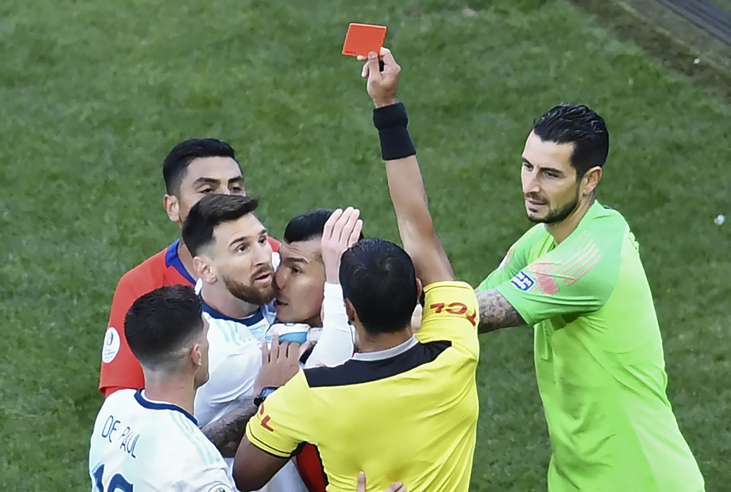 Kaks aastat tagasi sai Copa Americal punase kaardi vutitäht Lionel Messi, nüüd näitas Conmebol punast kaarti Argentina 2021. aasta Copa America korraldamisele.