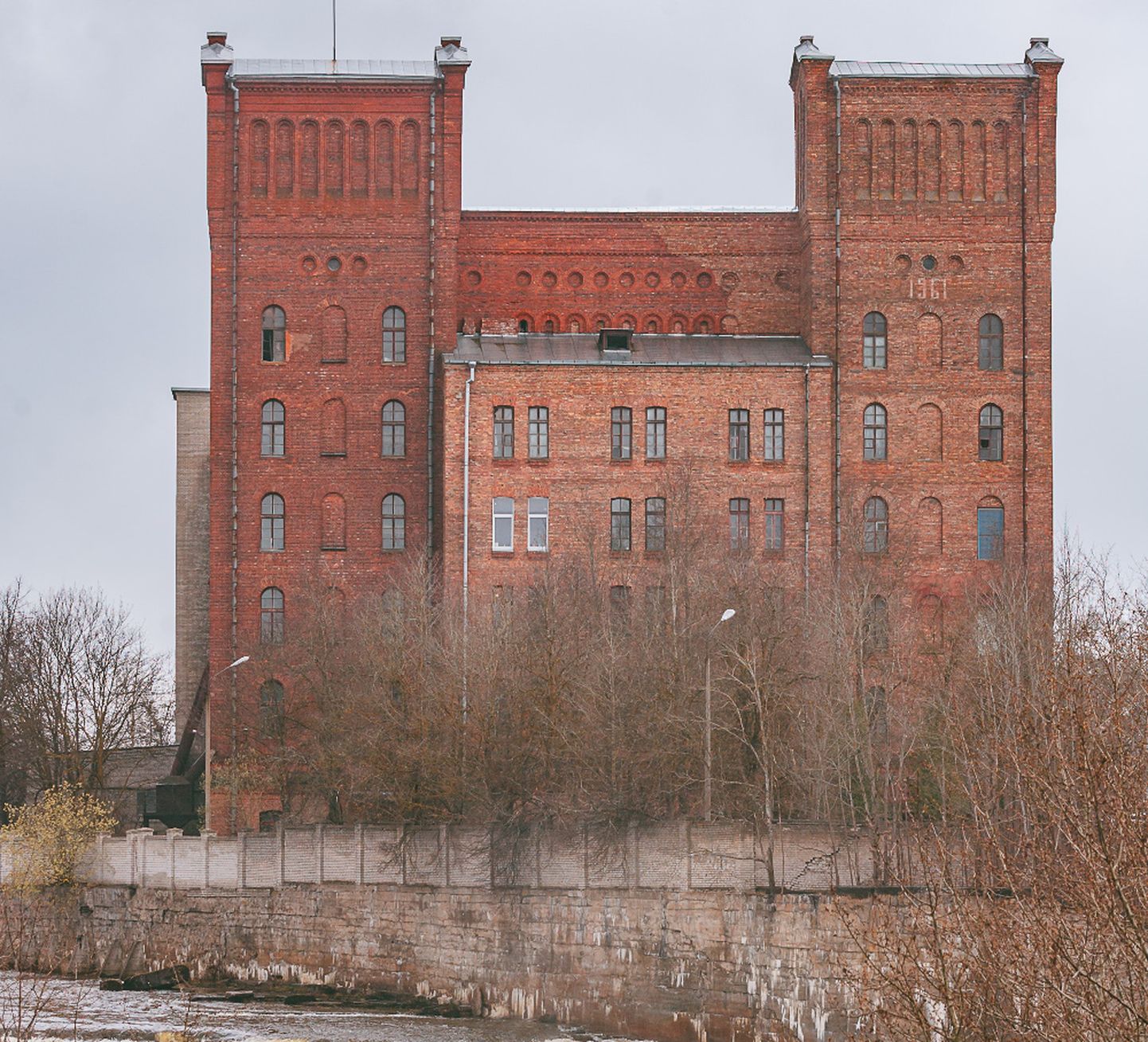 Narva Kreenholmi manufaktuuris saab osaleda kummituslikul töölismanifestatsioonil.
ILJA SMIRNOV