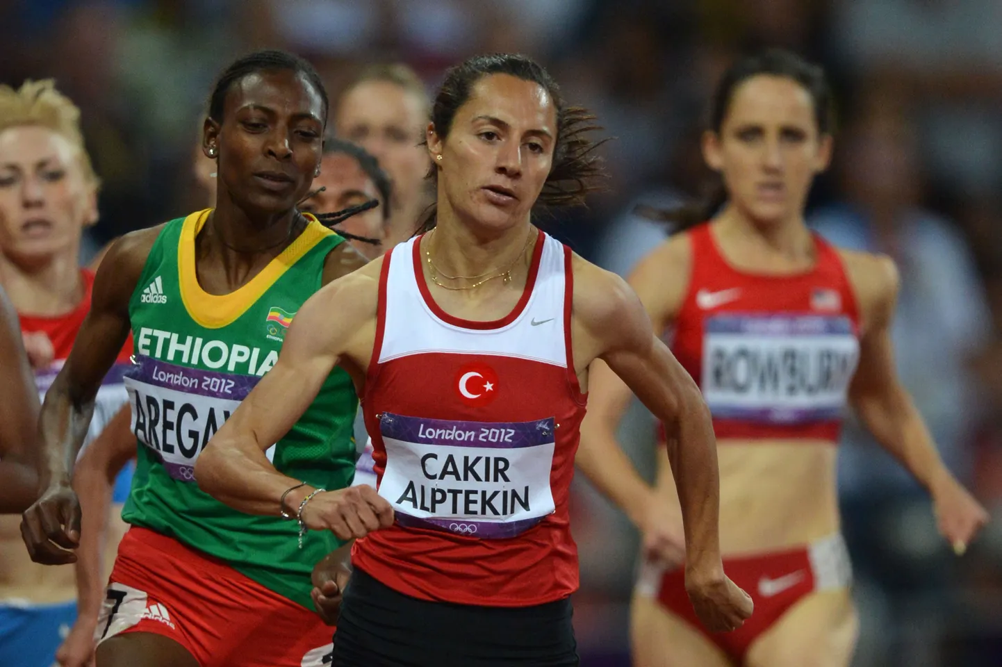 Asli Cakir Alptekin Londoni OMil.