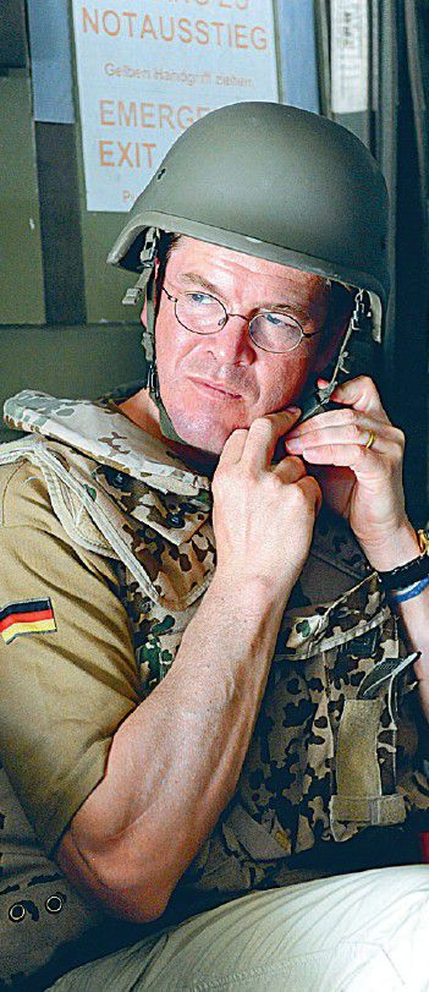 Saksa kaitseminister Karl-Theodor zu Guttenberg juulis sõjaväekopteris teel Kunduzi välilaagrisse Afganistanis.