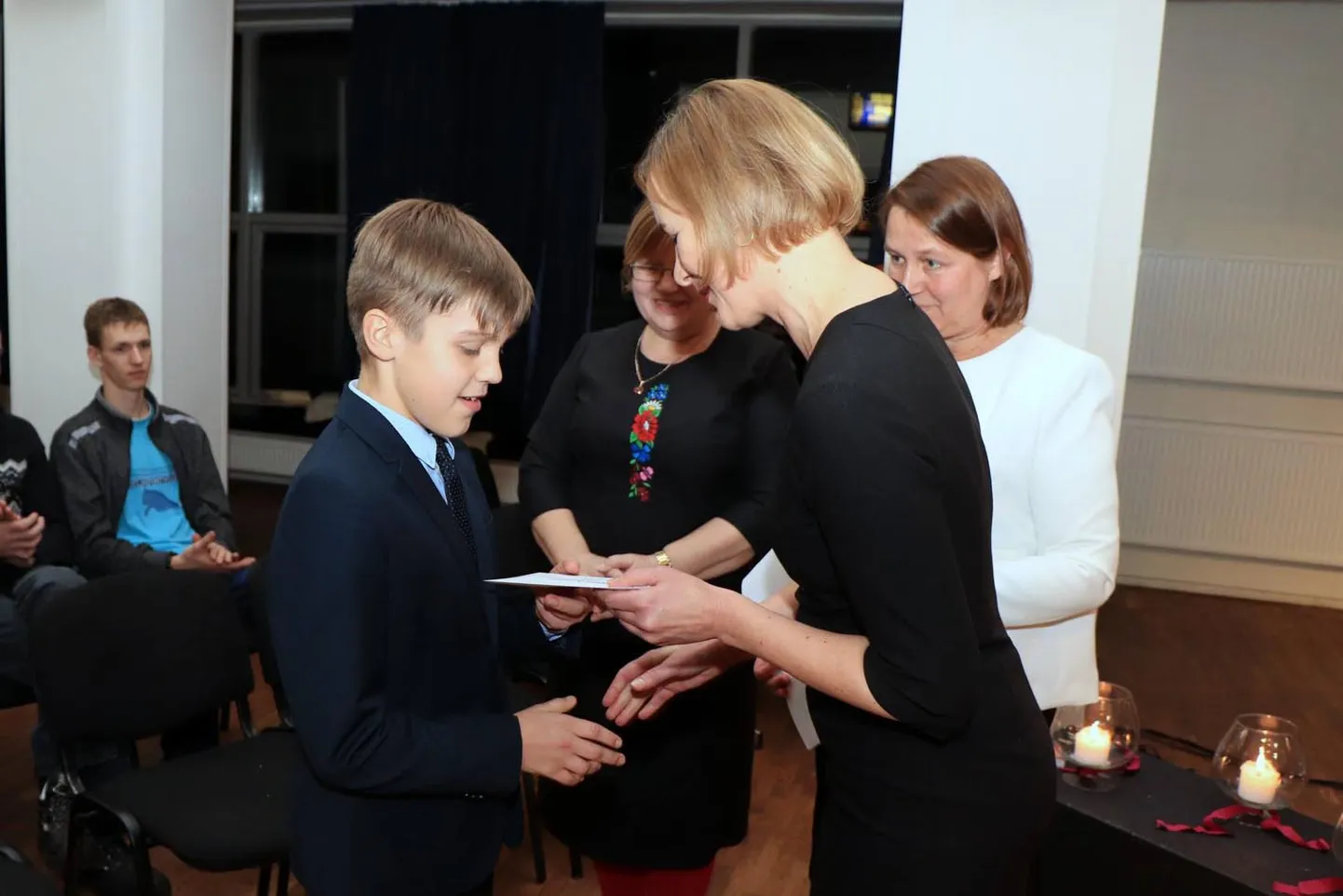 Paide naiskoori esimese stipendiumi pälvis Paide muusikakooli õpilane Egert Ninep.