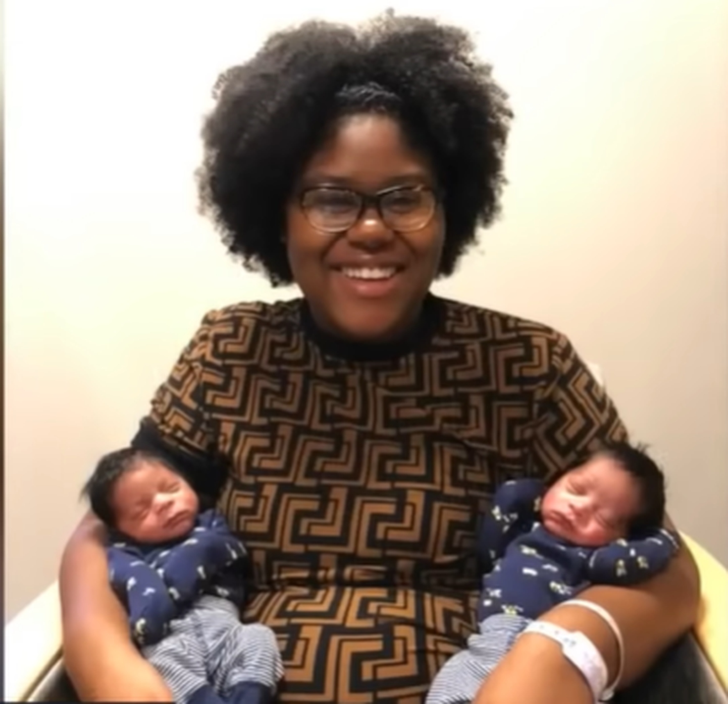 Американка родившая близнецов дважды за год.
