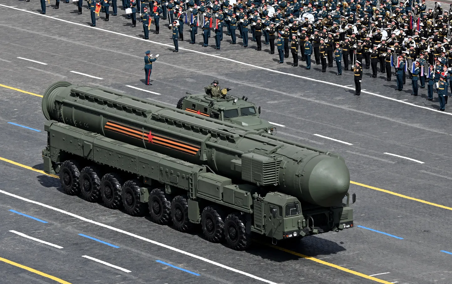 Ракетный комплекс "Ярс" на параде войск на Красной площади в Москве 9 мая 2025 года.