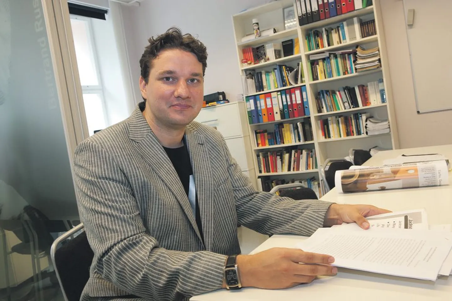 Vaimufilosoof Bruno Mölder nendib, et filosoofiaga tegelemine professionaalsel tasemel nõuab kestvat pingutust ja pühendumist, kuid omajagu filosoofi peitub igas inimeses.