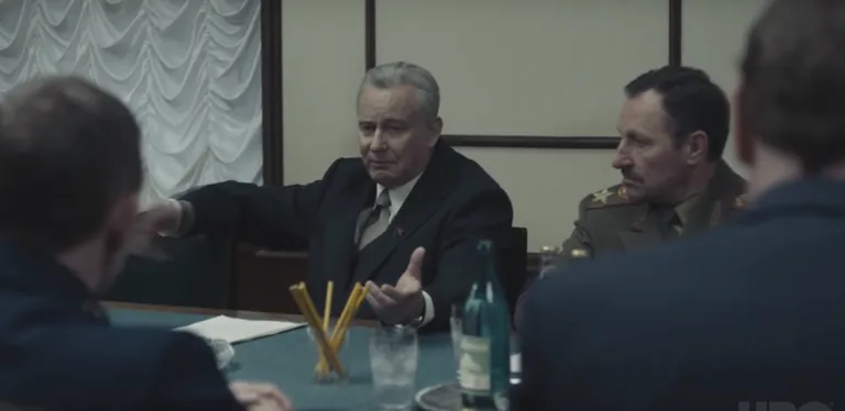 Стеллан Скарсгорд сыграл Бориса Щербина в сериале "Чернобыль" от HBO.