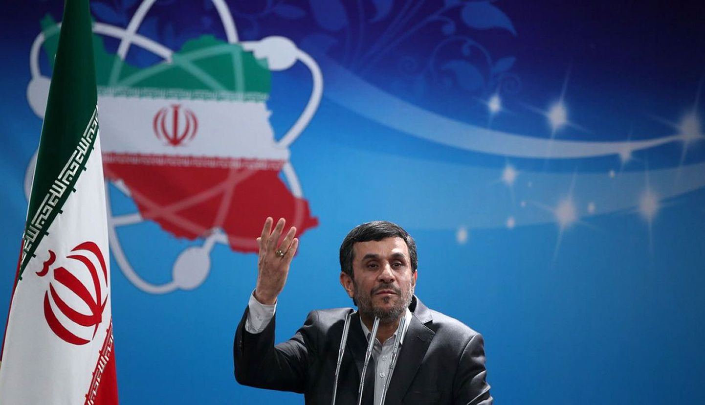 Iraani presindent Mahmoud Ahmadinejad 8.aprillil tuumapäeval Teheranis kõnet pidamas.