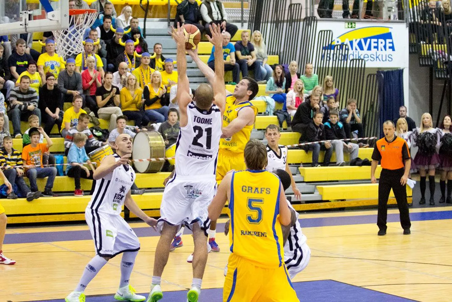Rakvere Tarva korvpallimeeskond alistas kodusaalis peetava BBL Cupi poolfinaalis Tartu Ülikool/Rocki 90:84.