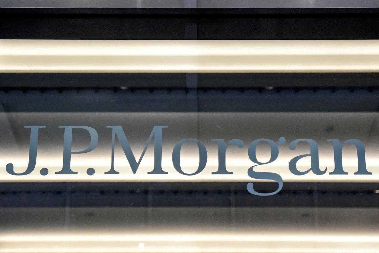 JPMorgani strateegid soovitavad müüa aktsiaid ja istuda rahas