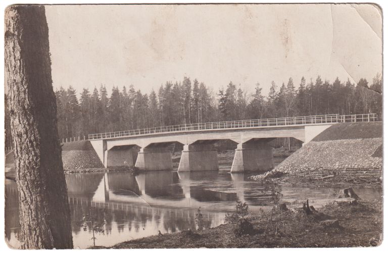 Tilts pār Gauju Strenčos sākotnējā veidolā, 1920. gadi