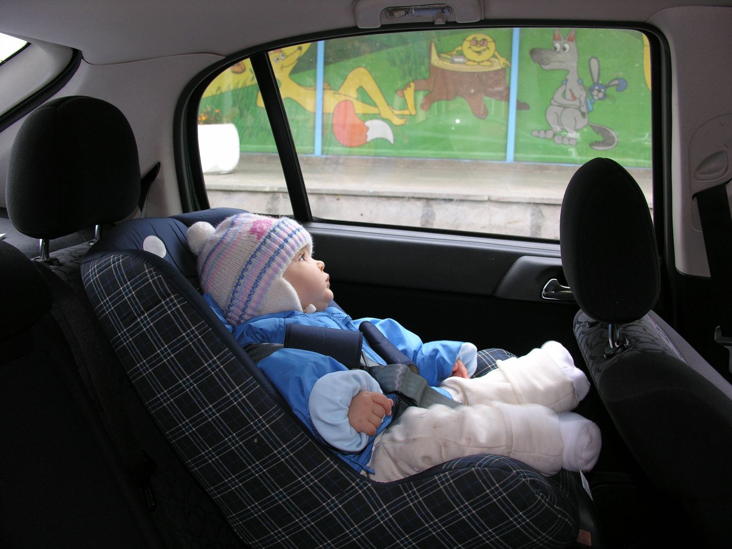 Uuirjad soovitavad last turvaistmele pannes ja ka turvaistet autost välja võttes kontrollida, et laps oleks istmel korralikult kinnitatud.