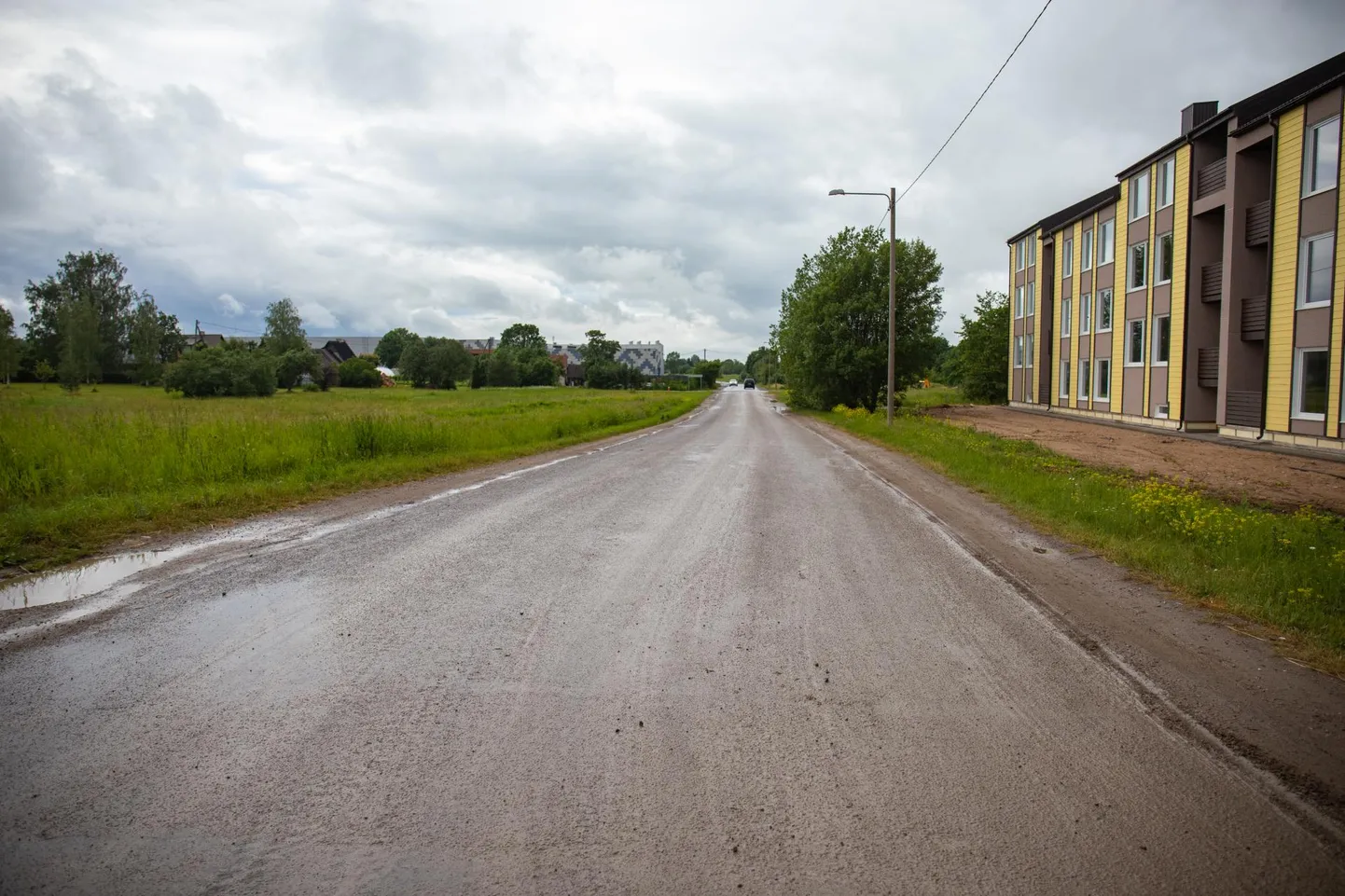 Rakvere vald ehitab sel suvel Näituse tänavalt Põhjakeskuse taha viiva kergtee, et jalakäijatel oleks turvaline liigelda.