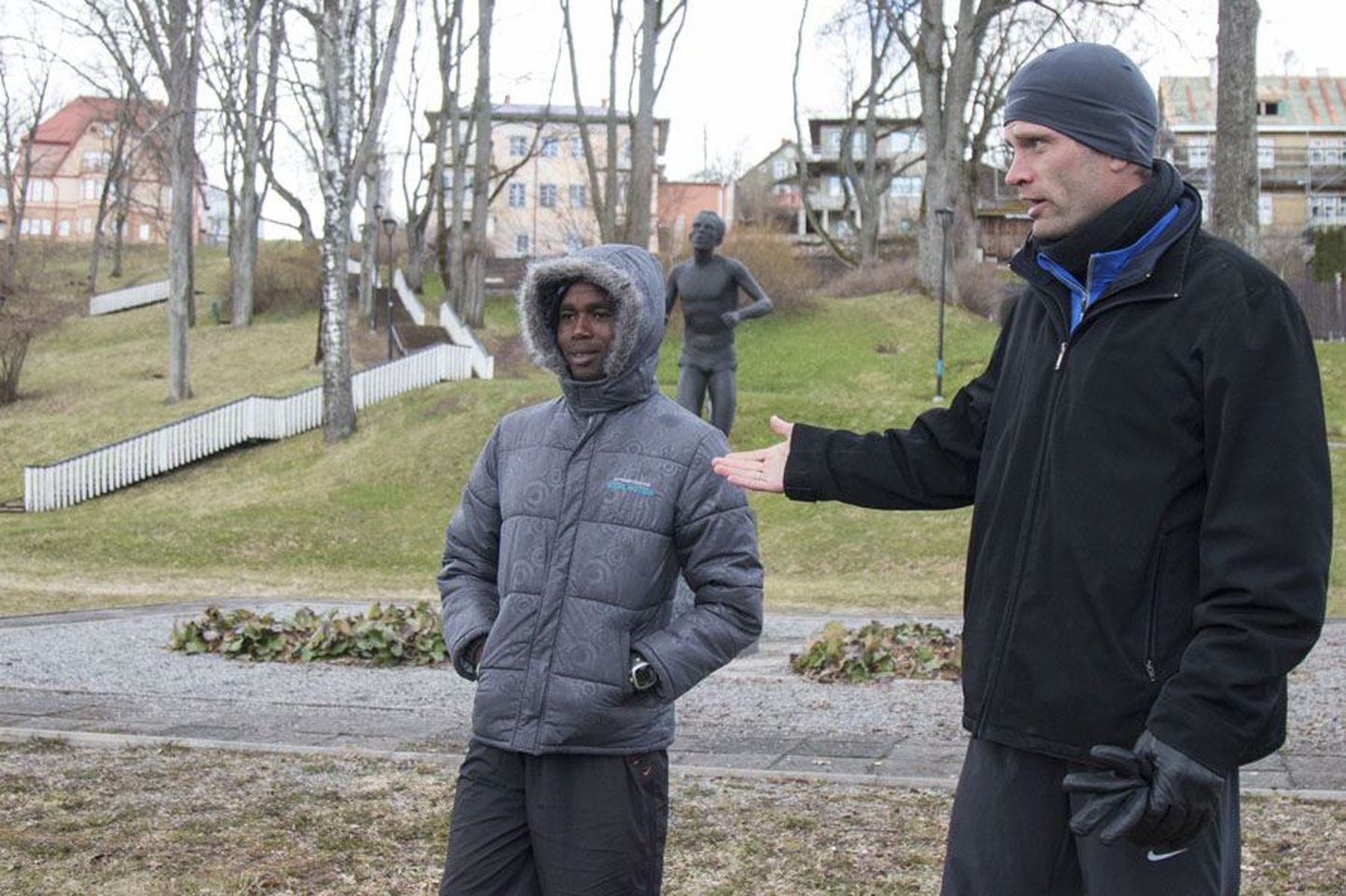 Treeningupartnerid ja sõbrad Ibrahim Mukunga Wachira ja Tiidrek Nurme käisid viis päeva enne ümber Viljandi järve jooksu rajaga tutvumas.