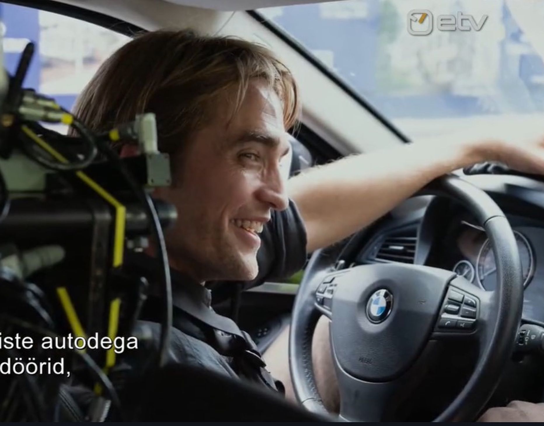 Pattinsonile meeldis BMWga Laagnat mööda sõita.