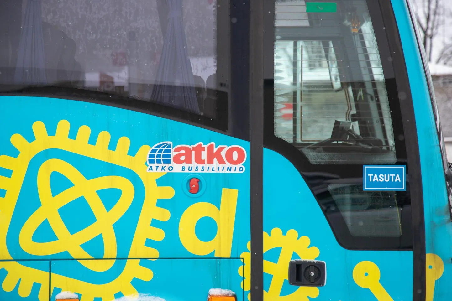 PIITS

Eelmisel nädalal korraldatud reidil avastasid politsei ja transpordiamet, et mitu Viljandimaa kooli- ja liinibussi oli korrast ära.