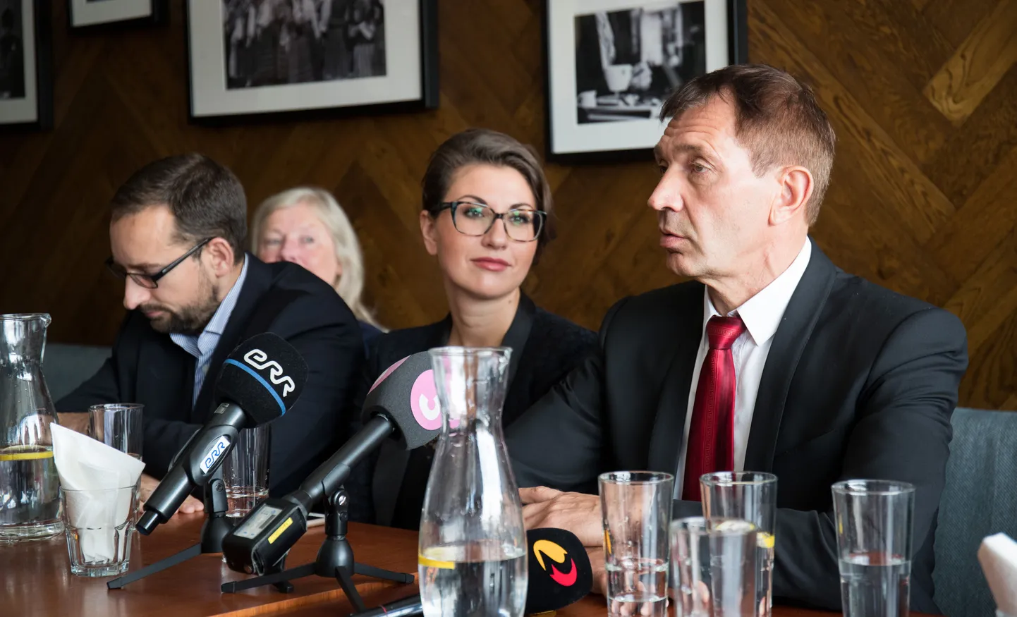 Pärast oma valimisliiduga Tegus Tallinn väljatulemist otsustasid ettevõtjad Urmas Sõõrumaa (paremal) ja Jüri Mõis liituda Edgar Savisaare nimekirjaga.
