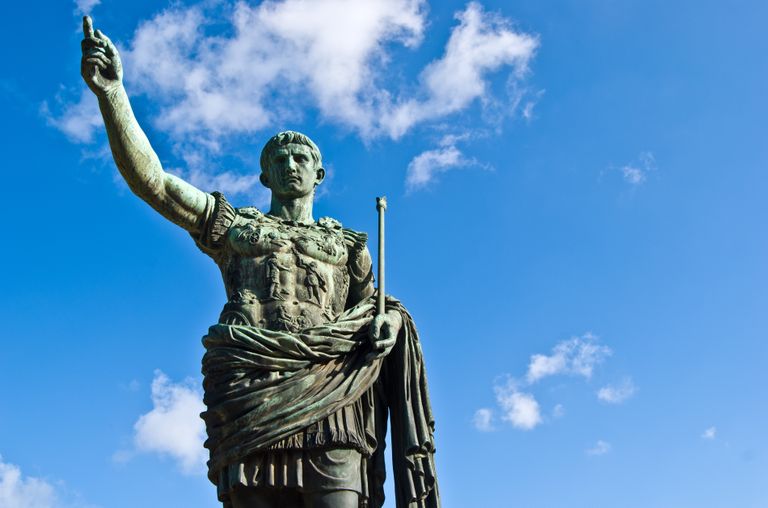 Julius Caesari kuju Roomas