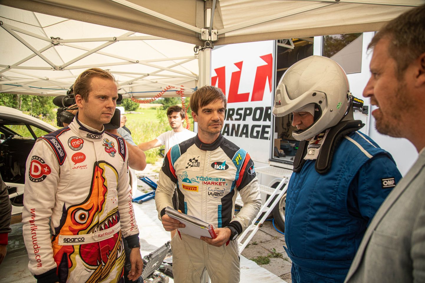Karl Kruuda kohtus Rally Estonia testipäeval ka peaministri Jüri Ratasega.